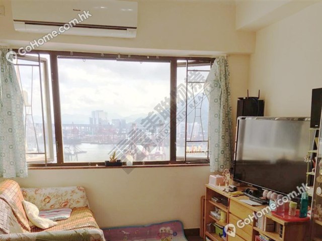 Kwai Chung - Yuet Lai Court 01