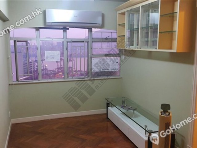 Kwai Chung - Yuet Lai Court 01