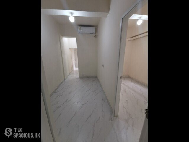 Sai Ying Pun - 183, Des Voeux Road West 01