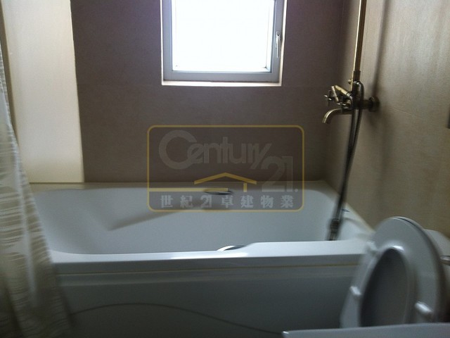 Sai Ying Pun - Wing Fat Mansion 01