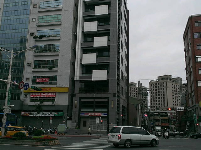 Shilin - Section 4, Chengde Rd, Shilin District, Taipei City, Taiwan 111 01