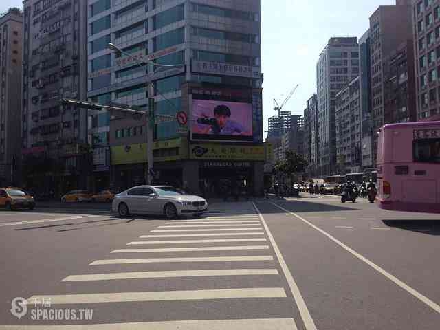 Daan - Section 2, Roosevelt Rd, Zhongzheng District, Taipei City, Taiwan 100 03