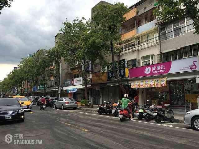 Songshan - Fujin St, Songshan District, Taipei City, Taiwan 105 02