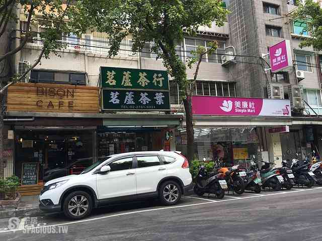 Songshan - Fujin St, Songshan District, Taipei City, Taiwan 105 04
