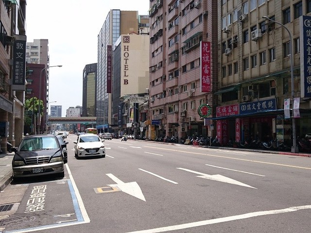 Zhongshan - XXX Section 2, Bade Road, Zhongshan, Taipei 01
