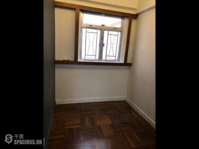 Sai Ying Pun - 225, Des Voeux Road West 01