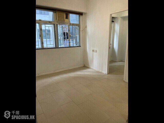 Wan Chai - Yee Sik Mansion 01