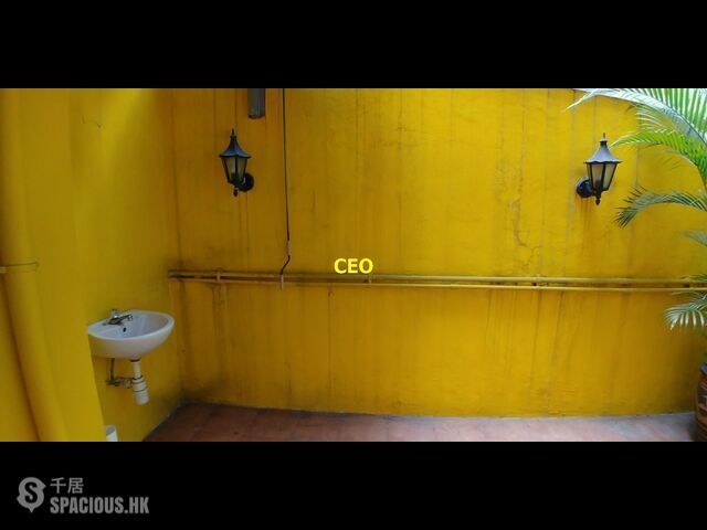 Central - 15, Li Yuen Street West 01