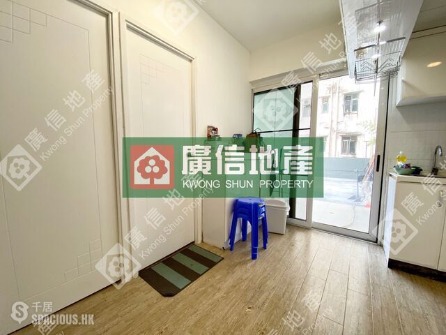 Mong Kok - Lauren Court 01