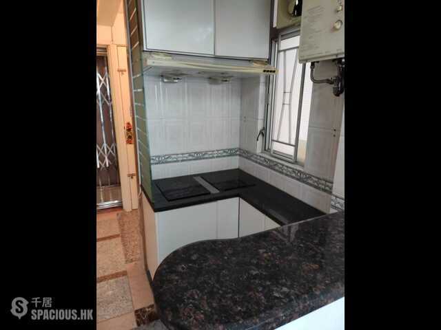 Central - 47, Gough Street 01