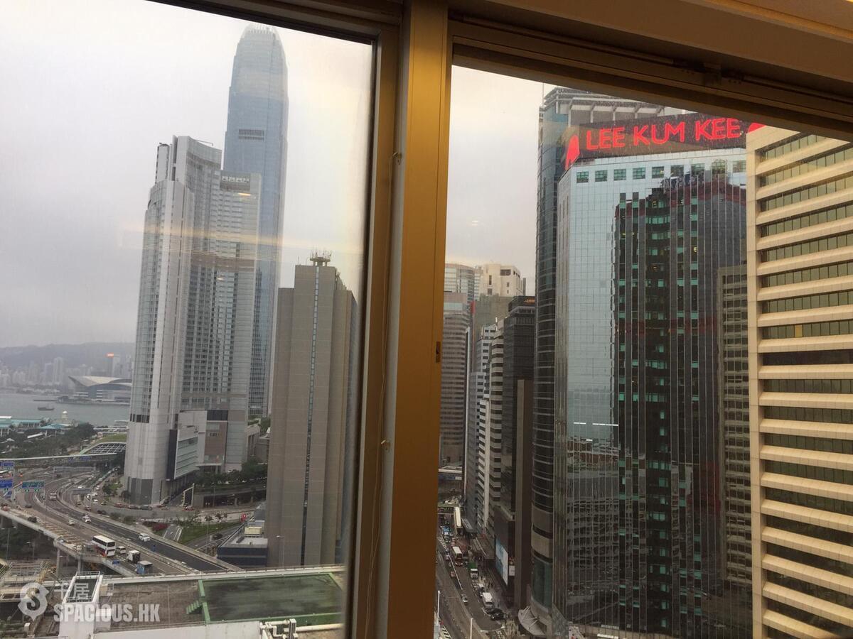 Sheung Wan - Shun Tak Centre - China Merchants Tower 01