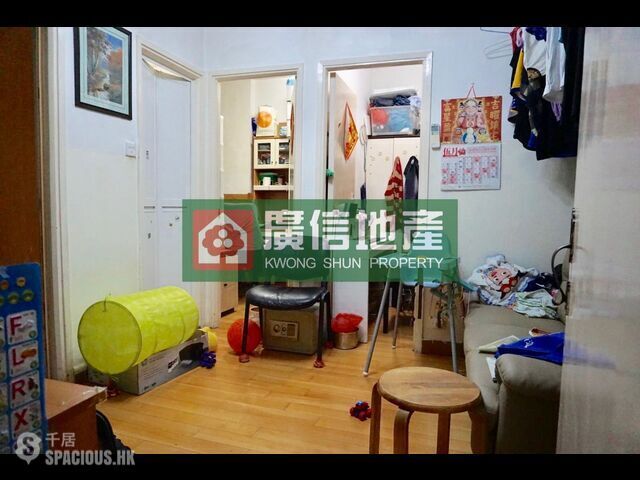 Mong Kok - Tung Yu Building 01
