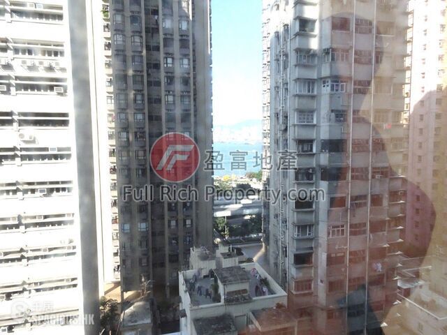 Sai Ying Pun - Tung Che Commercial Center 01