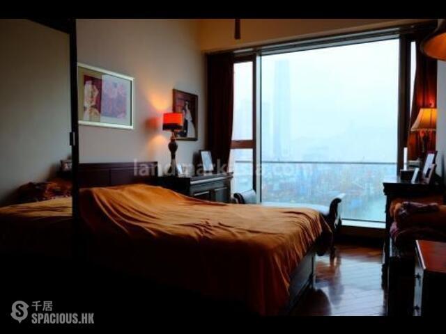Tai Kok Tsui - One Silversea 04
