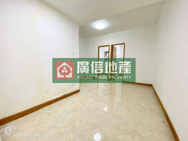 Mong Kok - Kwong Yuen Building 01