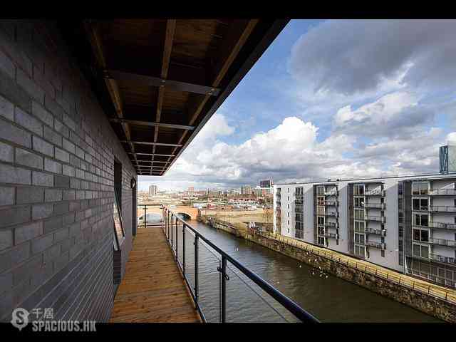 Greater Manchester - The Riverside 04