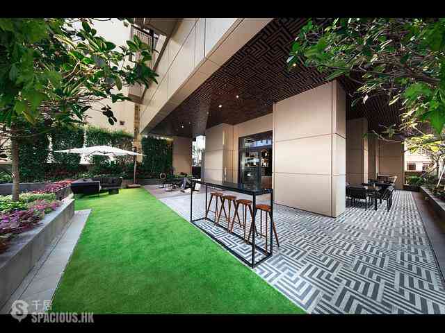 Wan Chai - The Luna 01