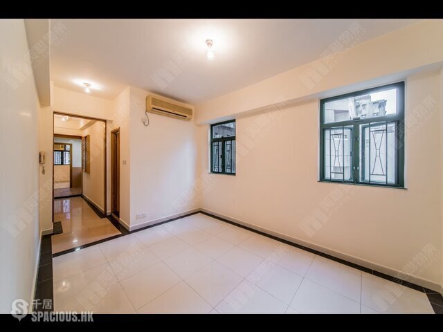 Wan Chai - Shun Lee Building 01