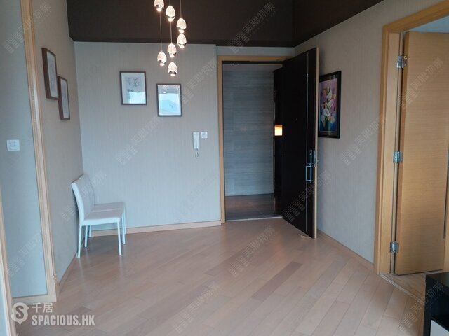 Luen Wo Hui - Mount One 01