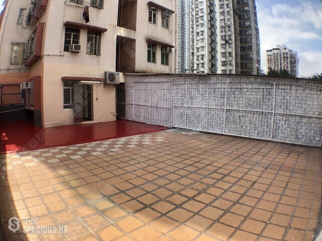 Yuen Long - Ho Fat Building 01