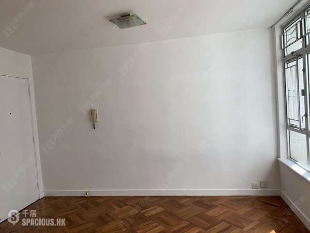 Ap Lei Chau - South Horizons Phase 2 Yee Lok Court (Block 13) 01