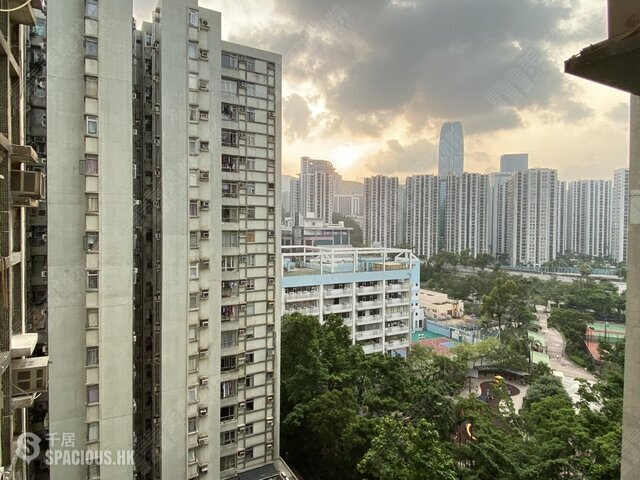Sai Wan Ho - Lei King Wan Sites B Block 8 Yat Wah Mansion 01