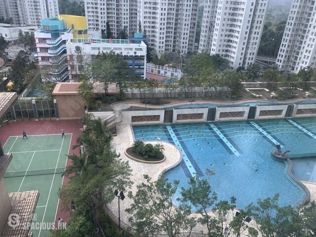 Luen Wo Hui - Regentville 01