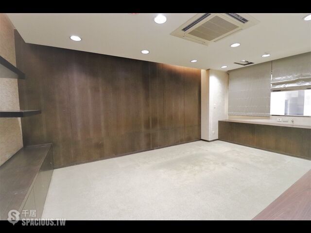 Songshan - 105, Taiwan, Taipei City, Songshan District, 敦化南路1段XX號 01