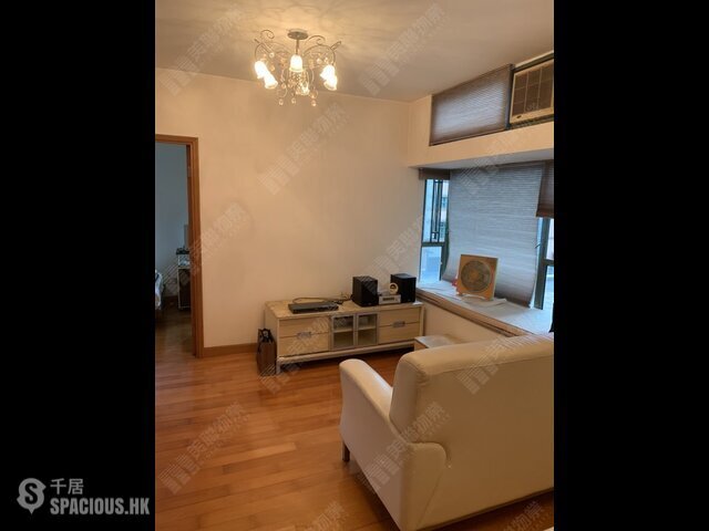 Luen Wo Hui - Regentville 01