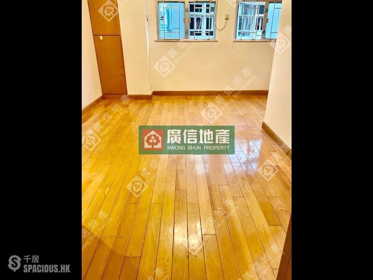 Prince Edward - Man Hing House 01