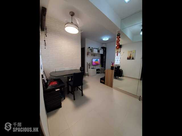 Kwai Chung - Kwai Fong Terrace 01