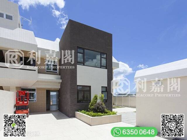 Clear Water Bay - Lake View Villa 01