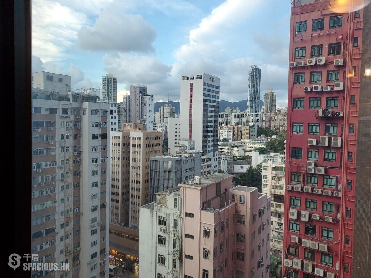 Yau Ma Tei - 8, Waterloo Road Block 2 01