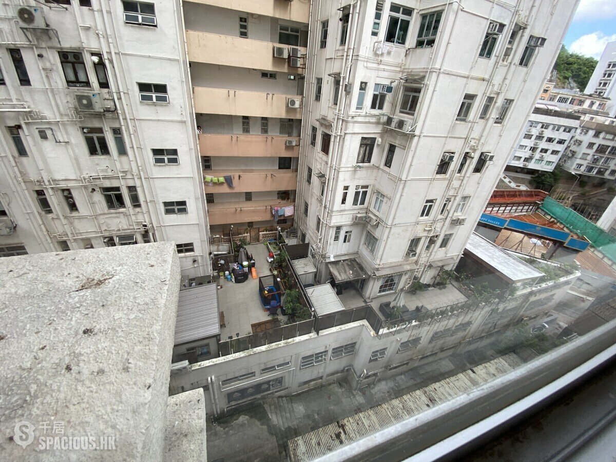 Wan Chai - Yick Shing Mansion 01
