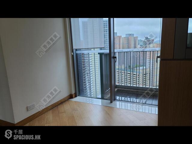 Shau Kei Wan - i・UniQ Residence 01