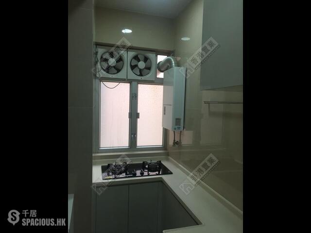 Ngau Tau Kok - Wai King Building 01