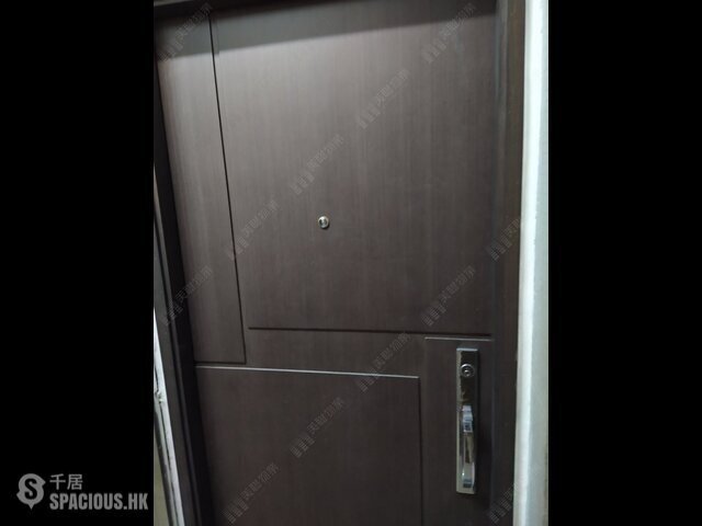 Shau Kei Wan - Kwok Hing Building 01