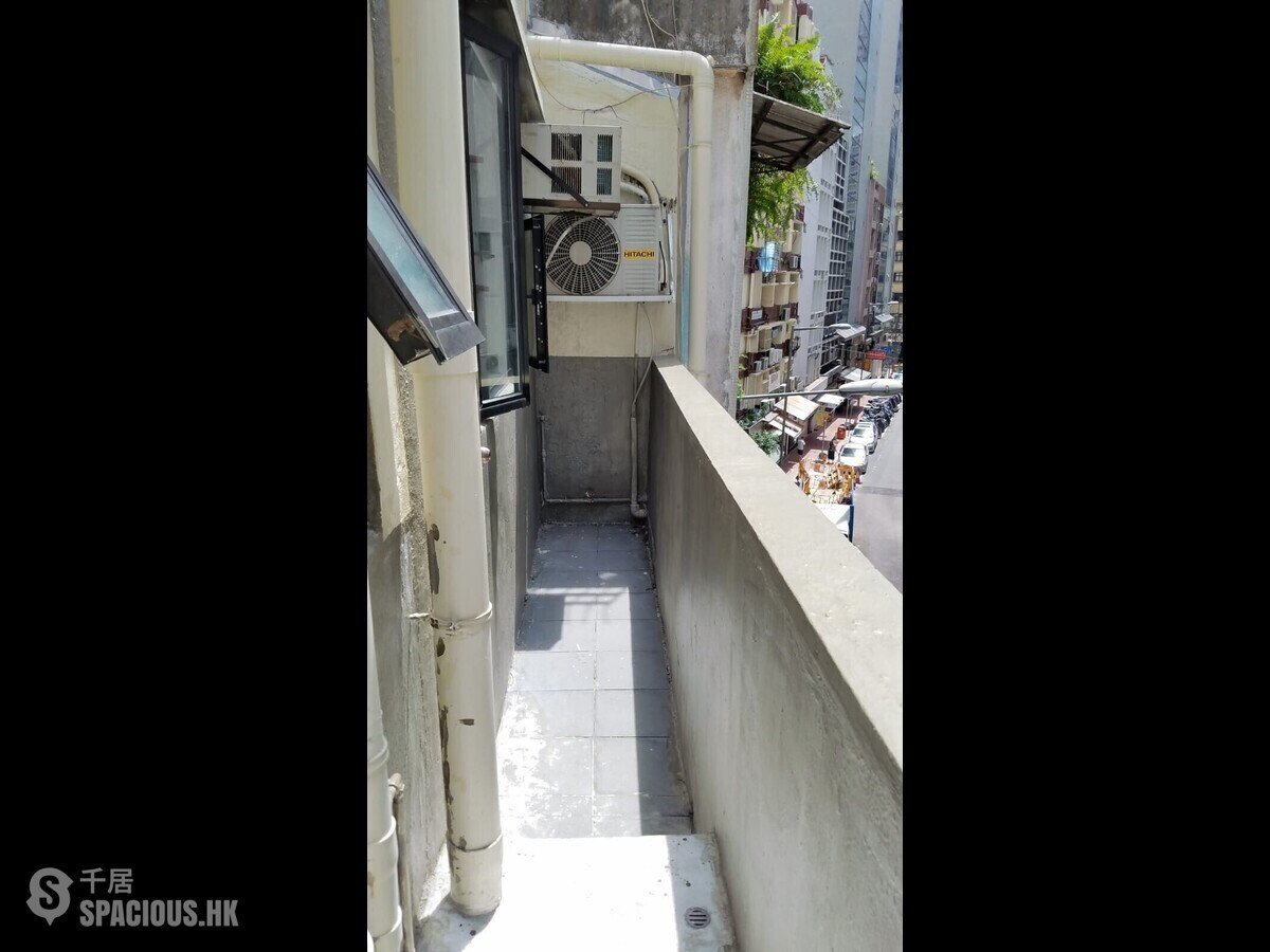 Sheung Wan - On Yip Lau 01