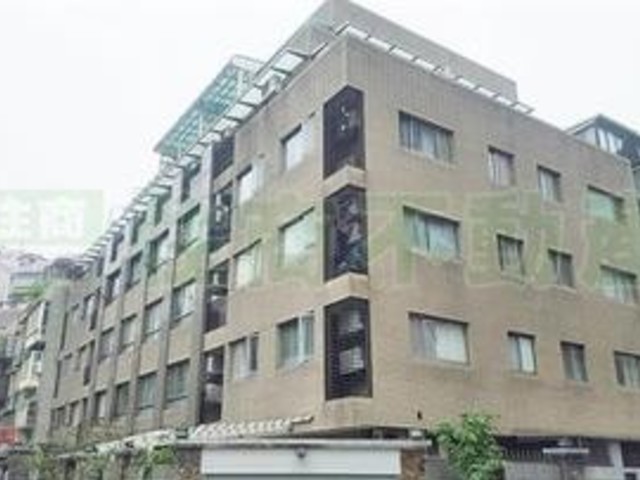 Zhongshan - 台北市中山區林森北路, Zhongshan District 01