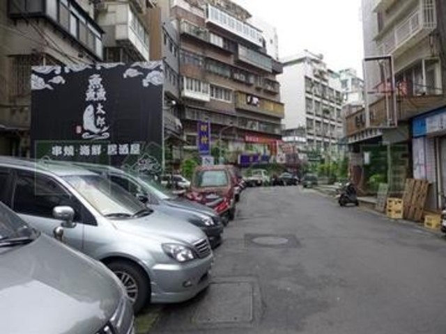 Zhongshan - Linsen N. Rd., Zhongshan District 01