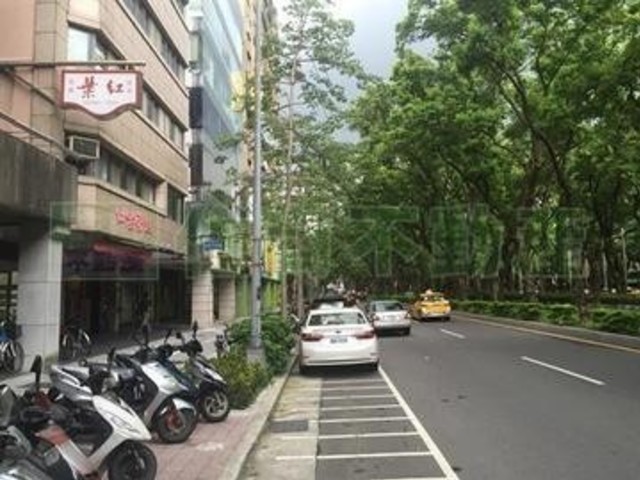 Daan - Section 3, Ren'ai Rd, Da’an District, Taipei City, Taiwan 106 01