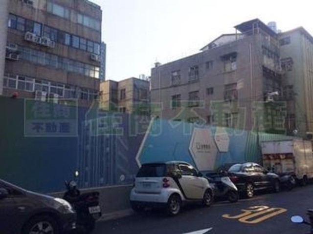 Daan - Section 1, Jianguo S Rd, Da’an District, Taipei City, Taiwan 106 01