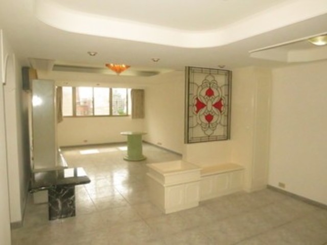Daan - Section 1, Dunhua S Rd, Da’an District, Taipei City, Taiwan 01