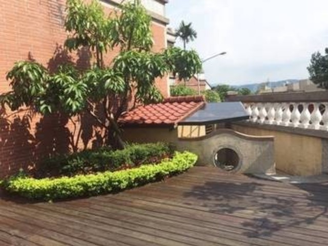 Neihu - 台北市內湖區康寧路, Neihu District 01