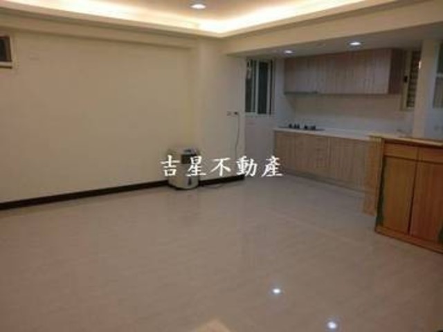 Songshan - Section 4, Bade Rd, Songshan District, Taipei City, Taiwan 105 01