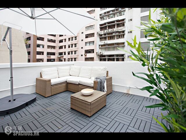 Sheung Wan - Wing Lok Mansion 01