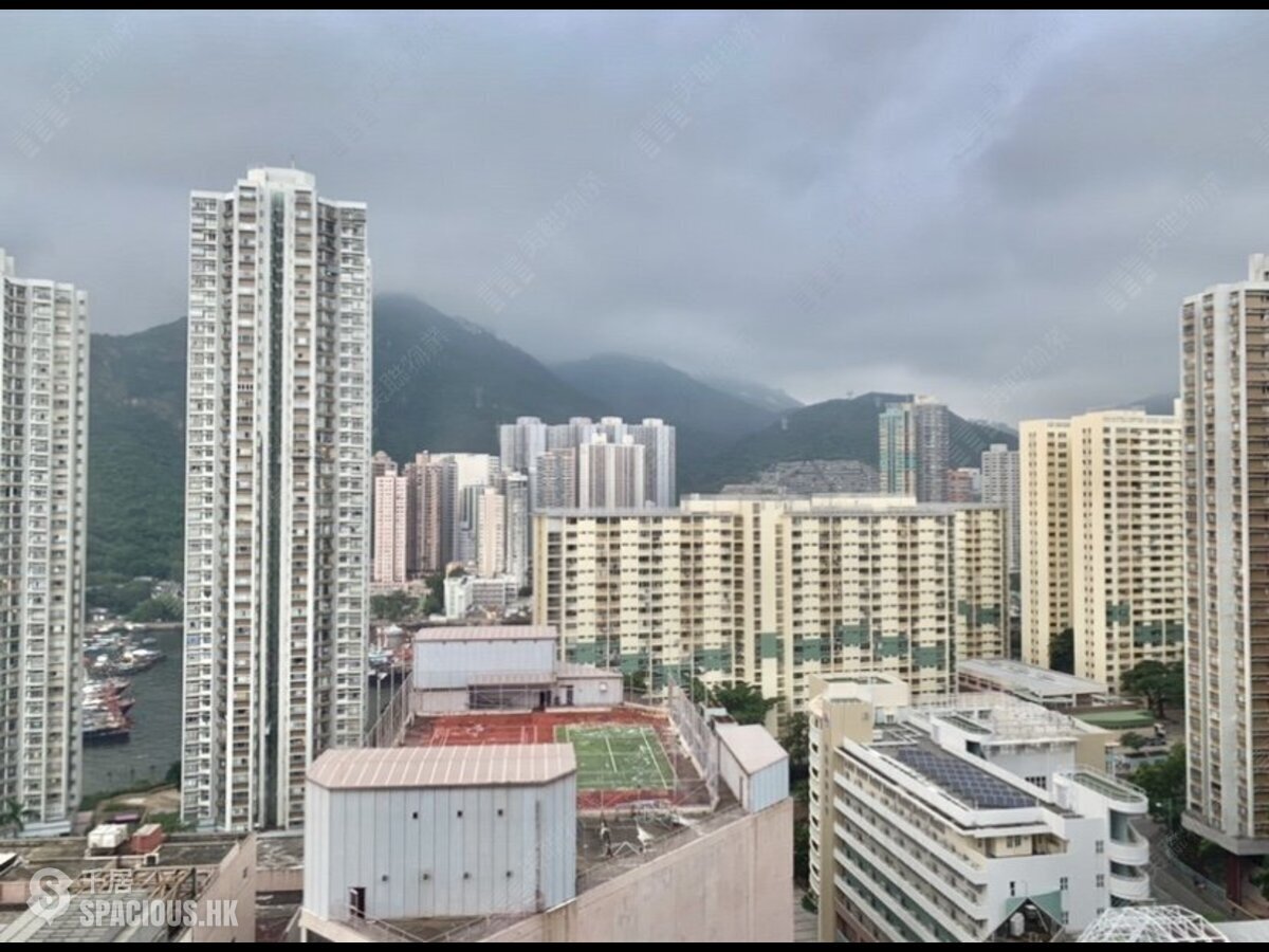 Ap Lei Chau - South Horizons Phase 3 Mei Hay Court (Block 18) 01