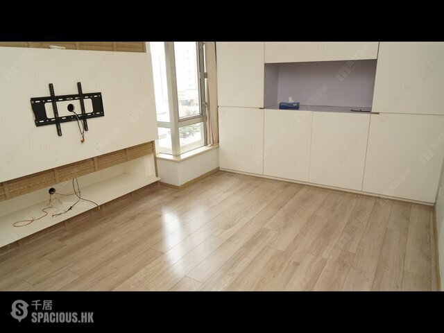 Sai Wan Ho - Lei King Wan Sites D Block 13 On Hiu Mansion 01