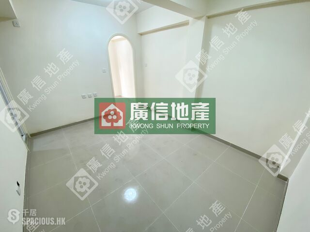 Mong Kok - Golden Mansion 01