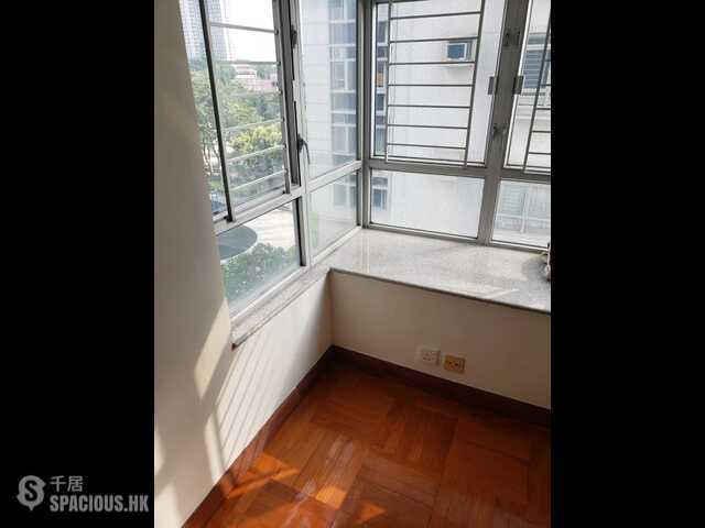 Tin Shui Wai - Kingswood Villas Phase 2 Sherwood Court 01